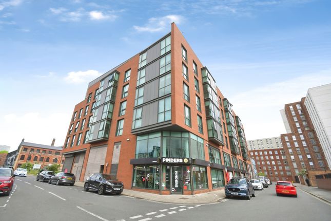 2 bed property, in Headford Street, £120,000