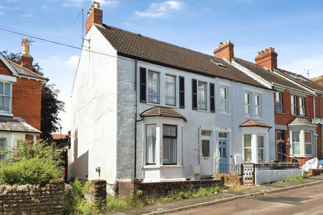 3 bed property, in Alexandra Road, £180,000