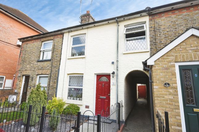 2 bed property, in Notley Road, £260,000