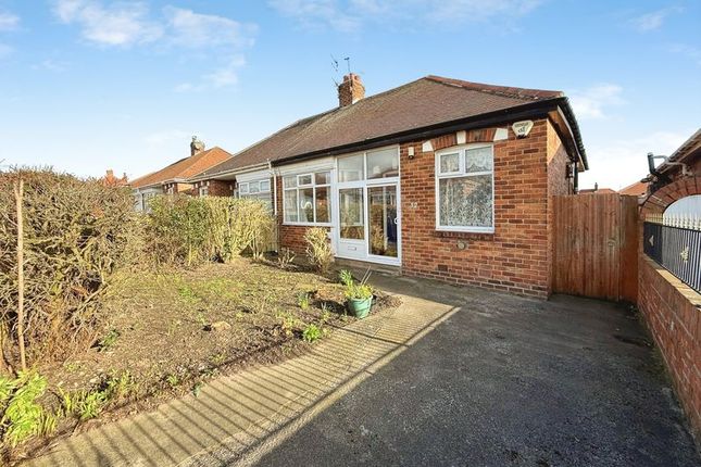 2 bed property, in Tudor Avenue, £195,000