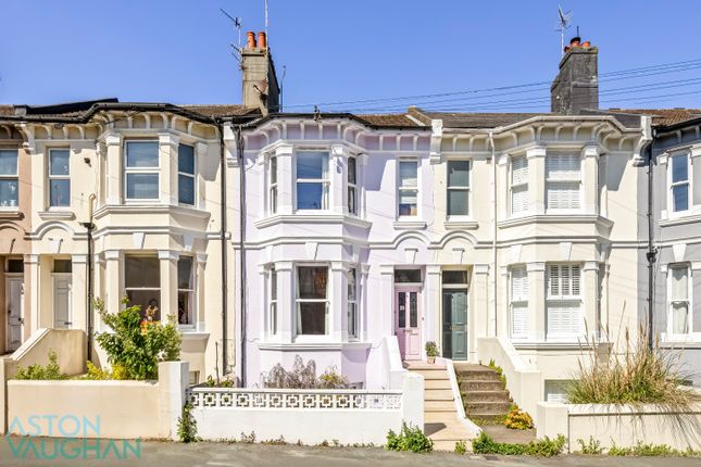 4 bed property, in De Montfort Road, £800,000