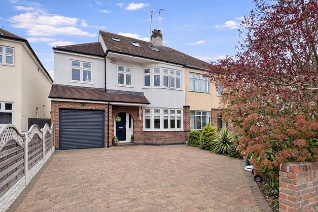 5 bed property, in Second Avenue, £800,000