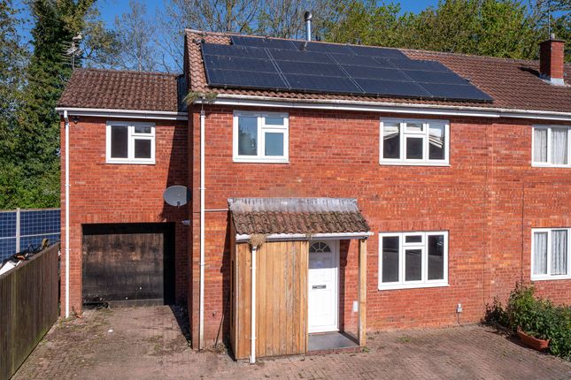 4 bed property, in Anson Close, £490,000