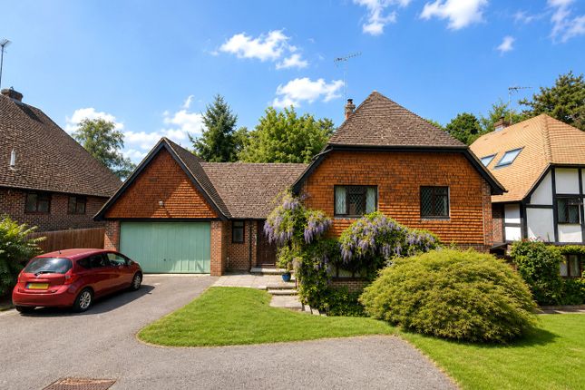 4 bed property, in Broad Ha'penny, £895,000
