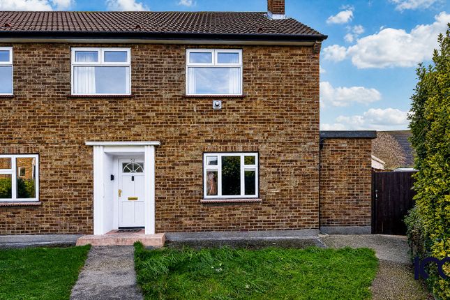 2 bed property, in Dunedin Road, £300,000