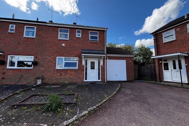 3 bed property, in Pennine Way, £220,000