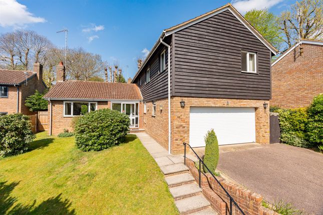 4 bed property, in Bluebells, £725,000