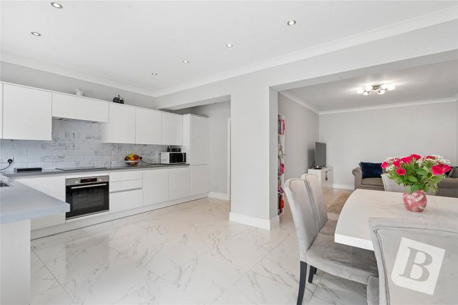 3 bed property, in Upminster Road, £650,000
