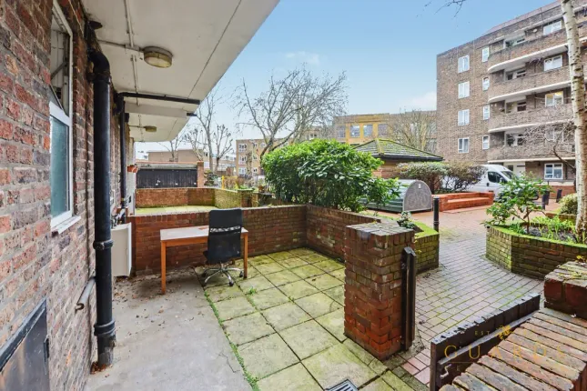 2 bed property, in Britannia Row, £475,000
