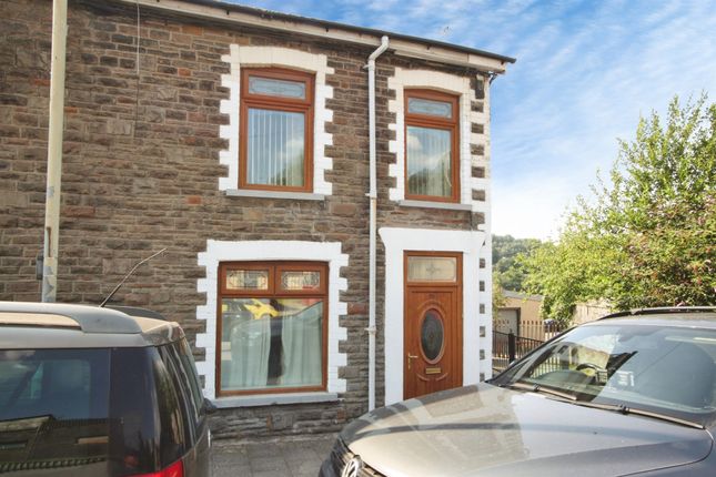 3 bed property, in Coedpenmaen Road, £140,000