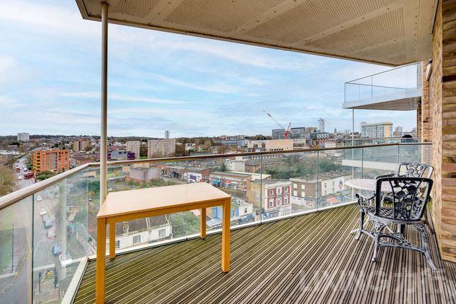 2 bed property, in Victory Parade, £435,000