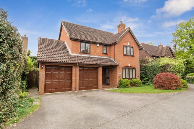 5 bed property, in Goughs Lane, £825,000