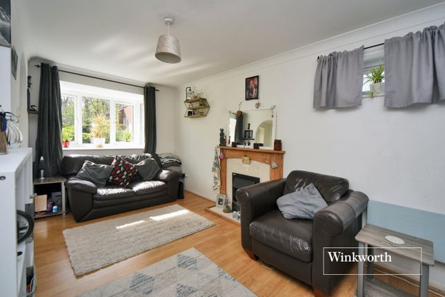 1 bed property, in Percy Gardens, £195,000