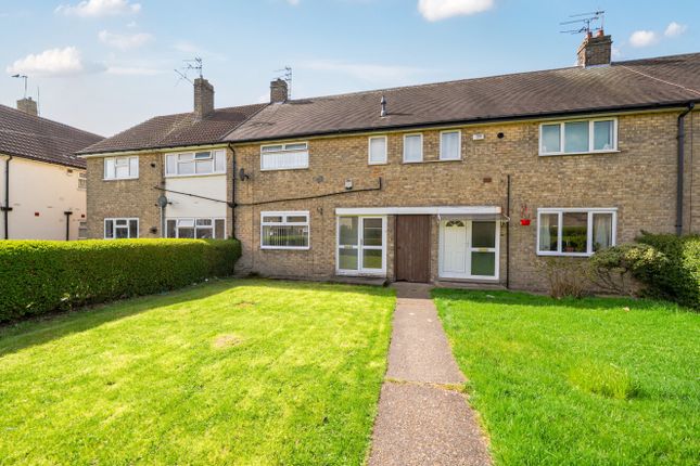 2 bed property, in Swanage Walk, £110,000