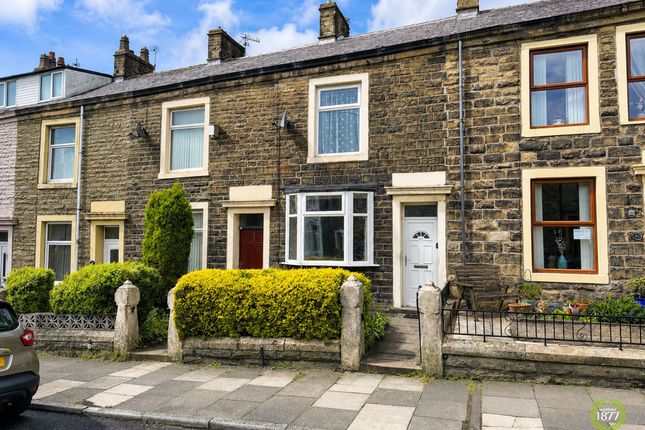 2 bed property, in Blackburn Road, £85,000