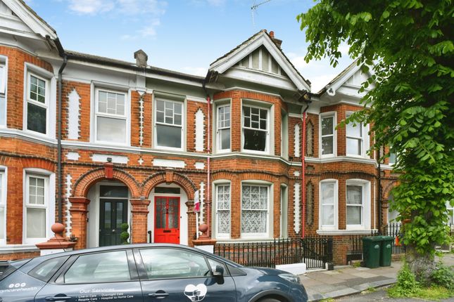 4 bed property, in Hartington Road, £575,000