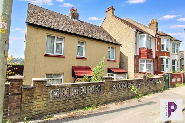 2 bed property, in Longhill Avenue, £255,000