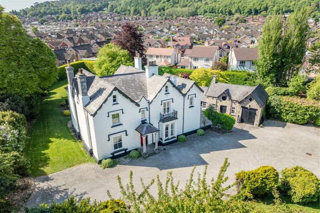 4 bed property, in Llanddulas Road, £795,000