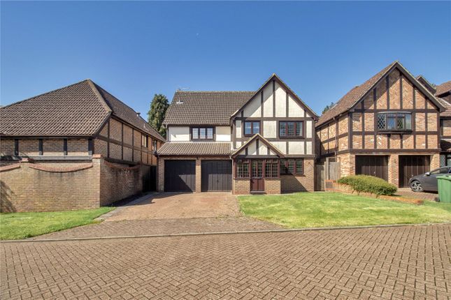 5 bed property, in Cypress Grove, £1,000,000