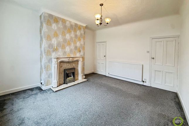 2 bed property, in Milton Street, £100,000
