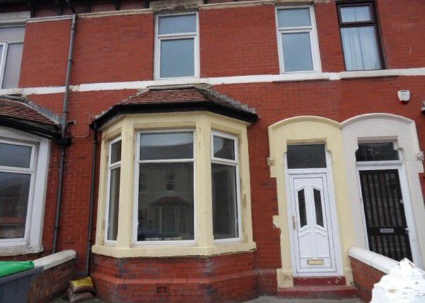 5 bed property, in Holmfield Road, £120,000