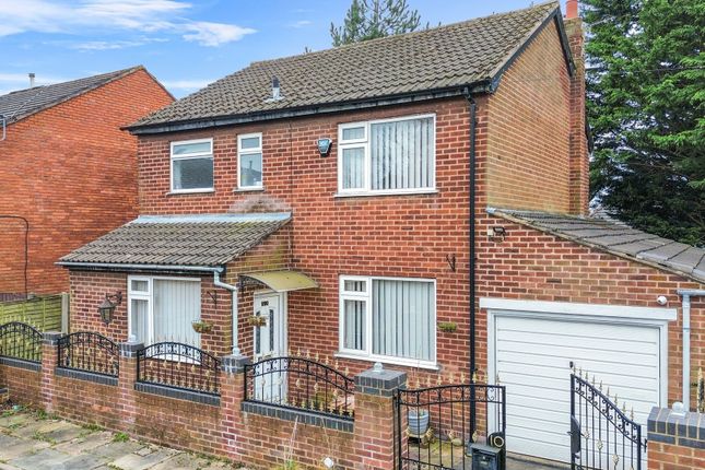 3 bed property, in Dellside Grove, £245,000