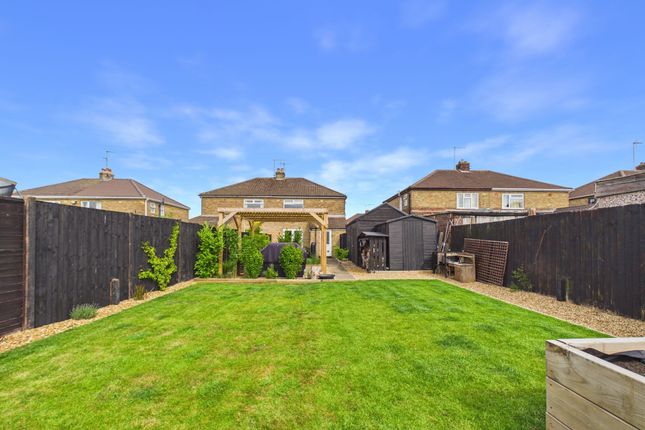3 bed property, in Oakdale Avenue, £290,000