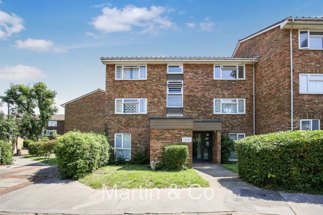 1 bed property, in Granville Close, £200,000