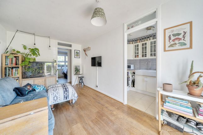 1 bed property, in Holley Road, £340,000