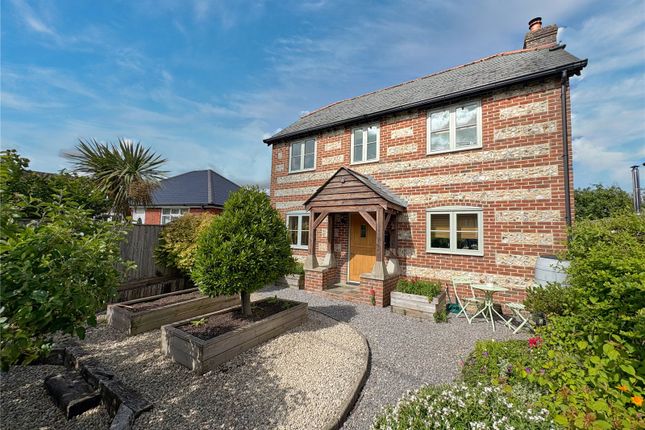 4 bed property, in The Cross, £600,000