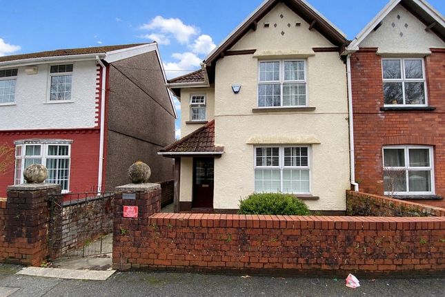 3 bed property, in Chain Walk, £189,950
