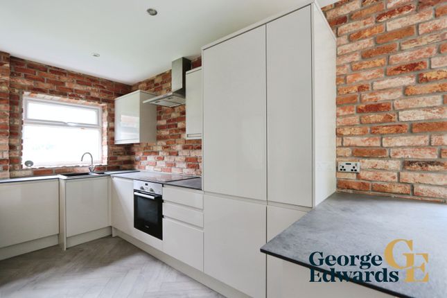 3 bed property, in Maple Road, £190,000