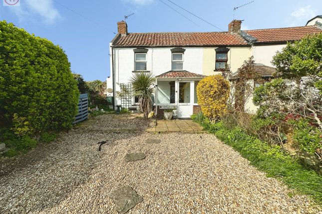 2 bed property, in Berrow Road, £205,000