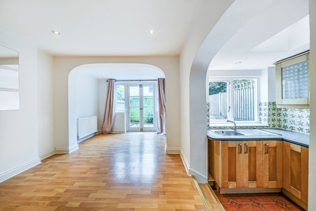 2 bed property, in Tregothnan Road, £500,000