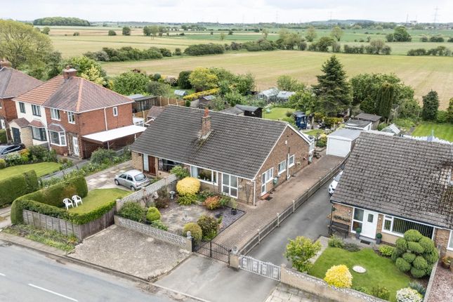 2 bed property, in Sutton Lane, £230,000