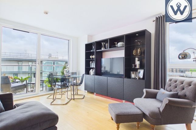 2 bed property, in Navigation Building, £295,000