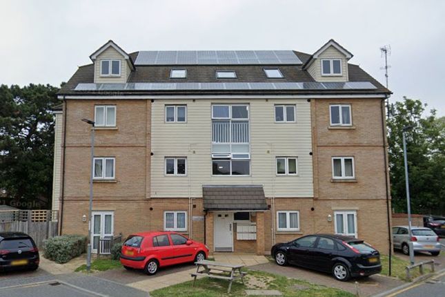 1 bed property, in 7 Turnpike Close, £95,000