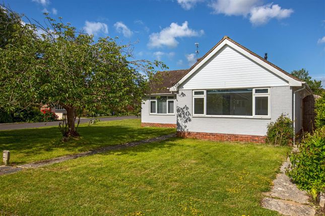 2 bed property, in Grange Close, £560,000