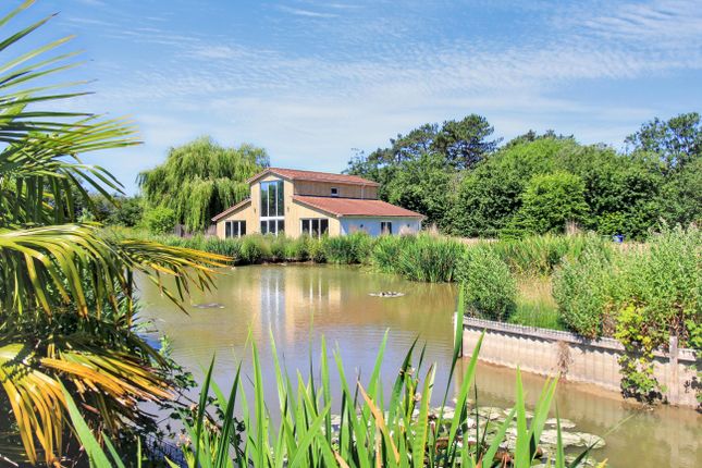 Land, in Carr Lane, £525,000
