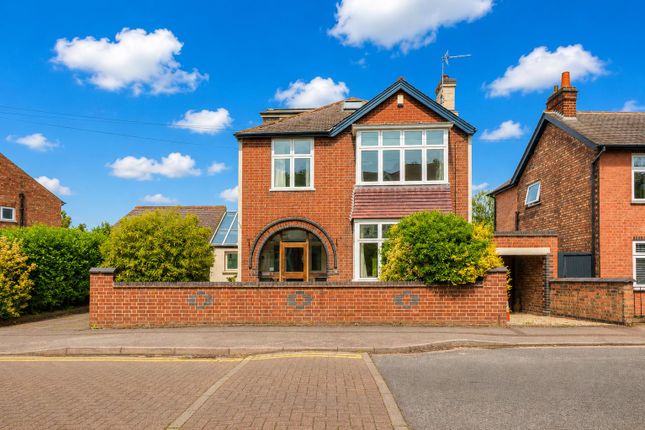 4 bed property, in Edward Road, £725,000