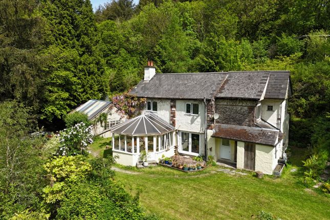 4 bed property, in Lewdown, £725,000