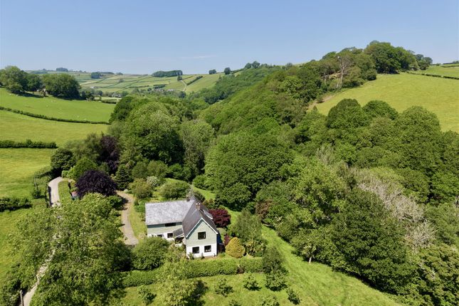3 bed property, in Crickadarn, £575,000