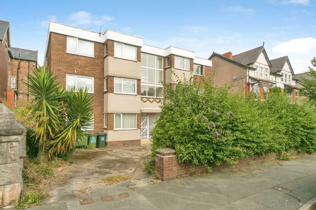 2 bed property, in Roslyn Court, £110,000