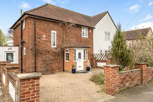 3 bed property, in Whitebeam Avenue, £550,000