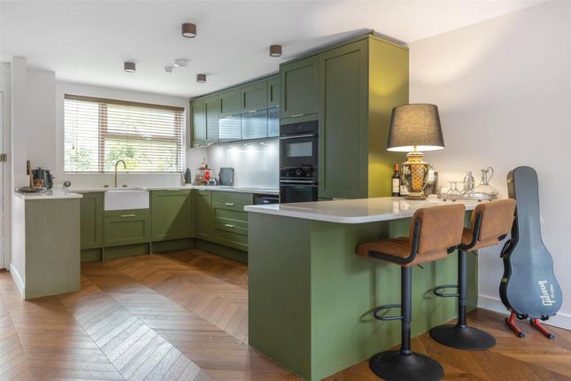 5 bed property, in Putney Heath Lane, £1,175,000