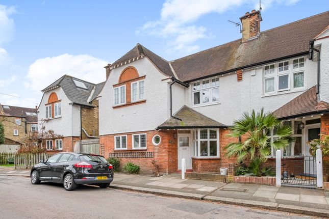 4 bed property, in Holmesdale Avenue, £1,200,000