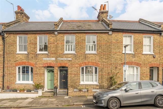 2 bed property, in Maidenstone Hill, £975,000
