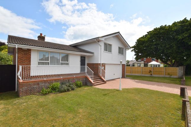4 bed property, in Queens Road, £600,000