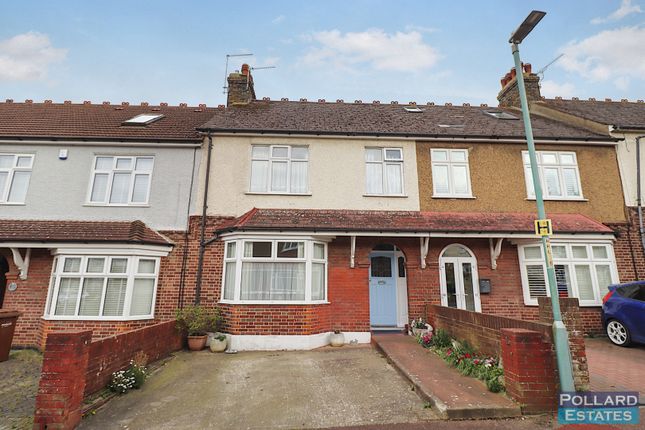 3 bed property, in Montrose Avenue, £325,000