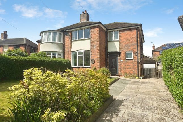 3 bed property, in Nab Hill Avenue, £250,000